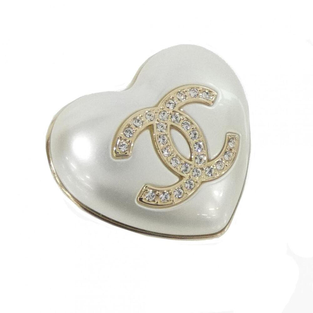 CHANEL White Brooch